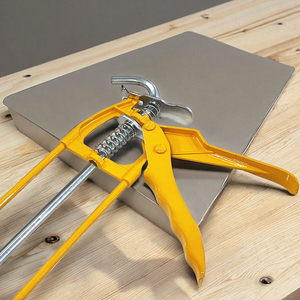 <span class=keywords><strong>Pistolet</strong></span> à calfeutrer en silicone de base jaune clair avec logo personnalisé de qualité industrielle maximale pour l'intérieur et l'extérieur Source d'alimentation manuelle - Product Image 3