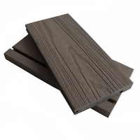 Planches semi-solides de type M en WPC, co-extrusion, revêtement composite imperméable, marches d'escalier en bois composite, marches de terrasse extérieures en WPC