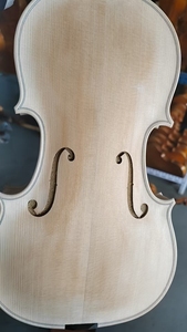Violín A10 de abeto europeo hecho a mano, tamaños 1/8 - 4/4, con pegamento animal y pintura artesanal. - Product Image 6