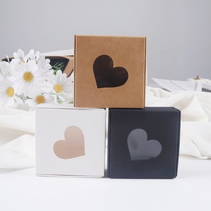 Scatola Regalo Mini <span class=keywords><strong>in</strong></span> Carta Kraft Fatta a Mano a Forma di Aeroplano con Finestra a Cuore, Design Pieghevole Intagliato, <span class=keywords><strong>in</strong></span> Cartoncino Bianco e Nero per Gioielli - Product Image 1