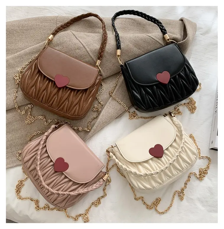 Yeni moda bayanlar tasarımcı çanta bir omuz koltukaltı küçük çanta pilili zincir kapak Crossbody çanta özel saf renk Opp torba