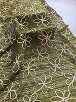 Tissu en dentelle ajourée en maille souple 100 % polyester léger brodé à la machine, directement de l'usine, pour vêtements féminins, robes et tenues de cérémonie