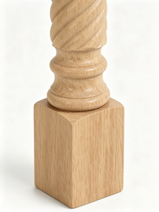 Balustre d'escalier traditionnel en bois massif EFS avec design torsadé pour rampes et mains courantes, fixation au sol - Product Image 3