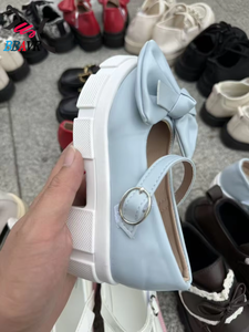 รองเท้าเจ้าหญิงหนังไมโครไฟเบอร์ PU สายเดี่ยวขายดีสำหรับเด็กผู้หญิง รุ่นใหม่รับฤดูใบไม้ผลิ พื้นยางแบบมีหัวเข็มขัด - Product Image 5
