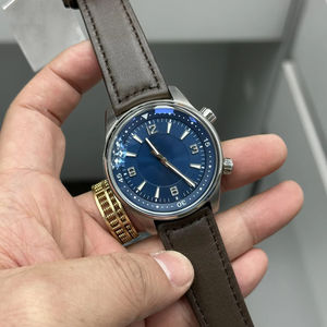 Montre de sport multifonctionnelle pour homme de haute qualité avec miroir saphir et matériau en acier inoxydable, conçue par des designers - Product Image 1