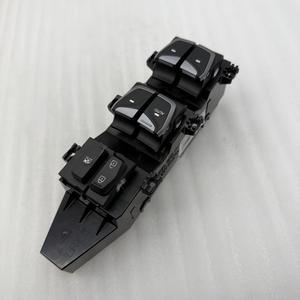 Interrupteur de lève-<span class=keywords><strong>vitre</strong></span> de porte avant gauche 93570-2W020, interrupteur combiné pour HYUNDAI Santafe GRAND 2012-2013 - Product Image 1