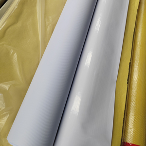 Consegna rapida 8oz 10oz striscione flessibile stampabile lucido 3.2*50m rotolo bianco indietro per le elezioni politiche - Product Image 1