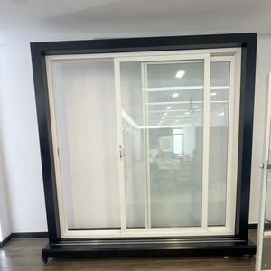 ประตูบานเลื่อนสามราง UPVC 80  โครงพลาสติกเป็นมิตรกับสิ่งแวดล้อม กันเสียง  บานเกล็ดสีขาวแบบแขวน และประตู PVC - Product Image 2