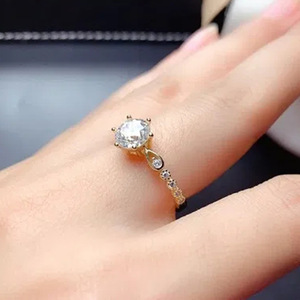 Anello con cristalli taglio rotondo per donna, accessori romantici per feste e uso quotidiano - Product Image 4