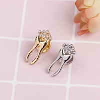 Fabricant de badges vente en gros d'épingles en émail souple dur personnalisées broche de bijoux de dentiste en strass épingles de revers de dents