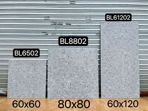 Carreaux de céramique modernes gris marbre motif terrazzo finition mate pour salle à manger d'appartement extérieur 60x120 en liquidation - Product Image 2