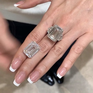 <span class=keywords><strong>Bague</strong></span> de fiançailles à trois pierres en diamant de laboratoire taille émeraude 10 carats, or blanc 18 carats, couleur D, clarté VVS, pour <span class=keywords><strong>femme</strong></span>, grande <span class=keywords><strong>bague</strong></span> en diamant - Product Image 3