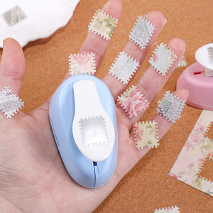 クリスマスギフト パンチ 手動穴あけパンチツール レバープレス付き円形穴パンチ ペーパークラフトやスクラップブッキングに最適 - Product Image 2