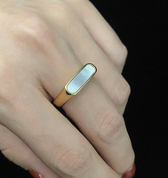 Modische Perlmutt-Ringe 18K Vergoldeter Edelstahl Breiter Ring Weiße Muschel Siegelringe Paar-Schmuckring für Geschenke