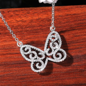 Collana con Ciondolo a Farfalla per Donne, Catena Minimalista per Clavicola, Gioiello Elegante e alla Moda per Uso Quotidiano, Regalo - Product Image 4