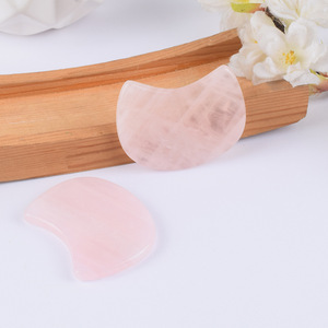 Forme de croissant Guasha Jade Quartz Rose naturel Gua Sha pierre corps utilisation outil de <span class=keywords><strong>grattage</strong></span> conception personnalisée - Product Image 3