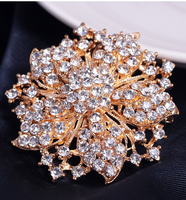Grande broche fleurie en strass avec cristaux bleus, idéale pour les foulards, les chapeaux et les tenues de mariée