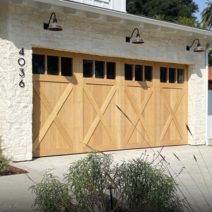 <span class=keywords><strong>Porte</strong></span> de <span class=keywords><strong>garage</strong></span> <span class=keywords><strong>motorisée</strong></span> Alucasa à ouverture vers le haut avec finition <span class=keywords><strong>bois</strong></span> classique et panneaux renforcés en acier pour des performances durables - Product Image 1