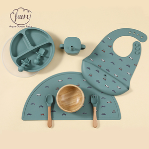 Ensemble de vaisselle pour enfants en silicone sans BPA, vente en gros OEM ODM, bol à forte succion, <span class=keywords><strong>assiette</strong></span>, bavoir, tasse, accessoires d'alimentation pour bébé écologiques - Product Image 5