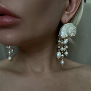 Collana Sportiva da Donna con Perle Barocche Naturali d'Acqua Dolce e Catena a Bambù - Product Image 5