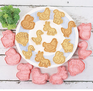 ชุดเครื่องตัดคุกกี้รูปสัตว์เลี้ยงในฟาร์ม 8 ชิ้น สำหรับการเรียนรู้เกี่ยวกับชีวิตในฟาร์มผ่านการอบขนม เหมาะสำหรับการ<span class=keywords><strong>สอน</strong></span>เด็กๆ - Product Image 1