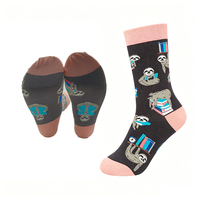 Chaussettes fantaisie en coton motif paresseux amusant lisant un livre, rose et gris, parfaites comme cadeau pour les lecteurs et pour un usage quotidien décontracté