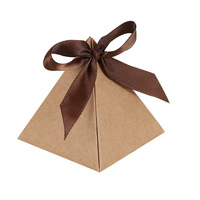 Boîte à bonbons créative en forme de triangle, fournitures de mariage, boîte cadeau, boîte à gâteau de mariage, personnalisation