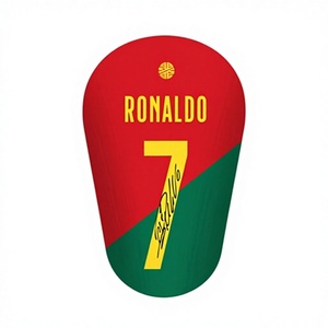 <span class=keywords><strong>Mini</strong></span> protège-tibias de football personnalisables pour la compétition – Rouge, Vert, Bleu – C. Ronaldo, Neymar, Mbappé - Product Image 5