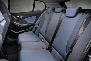 Buen Precio, Serie 1 <span class=keywords><strong>120I</strong></span> <span class=keywords><strong>M</strong></span> 1.5T, <span class=keywords><strong>Paquete</strong></span> Deportivo, Vehículo con Tracción en las Cuatro Ruedas, Autos Usados en Venta en China, Autos de Segunda Mano <span class=keywords><strong>BMW</strong></span> - Product Image 6