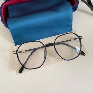 Lunettes anti-lumière bleue Qianai G Brand, monture carrée irrégulière unisexe, montures de lunettes TR taille moyenne, verres AC anti-UV - Product Image 4