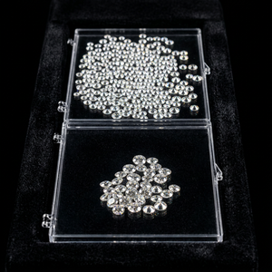 เพชรเม็ดเดี่ยวทรงกลมสีขาว ผลิตในห้องปฏิบัติการด้วยวิธี CVD HPHT ของ IKYRAA JEWELS รับรองโดย IGI สำหรับการทำเครื่องประดับสั่งทำระดับไฮเอนด์ - Product Image 4