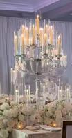 Candélabre moderne à 13 têtes en fer et cristal transparent pour centre de table de mariage, décoration de table