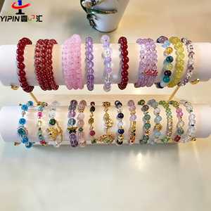 Espositore per Gioielli Multistrato in Velluto Moderno, Porta Bracciali e Orologi, con Barra a T Dorata e Base in Legno, per Braccialetti e Cerchietti - Product Image 3