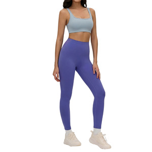 Ensemble de yoga transfrontalier pour femme en tissu soyeux effet seconde peau, collection Printemps/Été 2026, coupe ample, décontracté et élégant, prêt à porter comme vêtement d'extérieur - Product Image 5