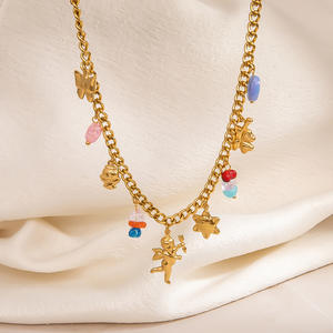 Venta directa Precio razonable Lindo Estilo irregular Luz Lujo Cuadrado Marca Corazón Ala Arco Seta Colgante Collar - Product Image 4