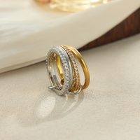 Bague Empilable Minimaliste pour Femme en Acier Inoxydable PVD 18K avec Zircon et Quatre Anneaux Entrelacés – Accessoire de Mode Urbaine