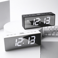 Moderner Minimalistischer Elektronischer FM-Radio LED-Spiegel Tisch Digitaler Multifunktionaler Wecker mit Schlummerfunktion Kalender Temperaturanzeige