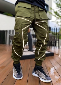 pants with lots of pockets 