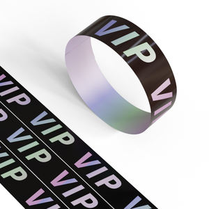 Bracelets de sport promotionnels personnalisés, imperméables, imprimés, en PVC Tyvek et lumineux dans le noir - Product Image 1