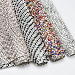 24*40Cm Lembar Berlian Imitasi Diri Perekat Persegi Kaca Kristal Mesh Applique Banding Roll Sticker Diy Trim untuk Gaun Tas Garmen