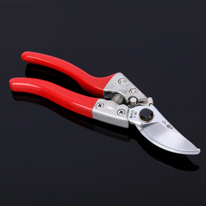 กรรไกรตัดแต่งกิ่ง Mountain Wisteria V8 ใบมีดสแตนเลส 70 มม. โครงสร้างแบบผีเสื้อ สำหรับตัดแต่งต้นไม้ผลไม้ ขนาด 20-30 มม. - Product Image 2