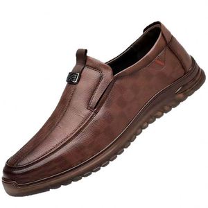 Mocassins décontractés pour hommes en cuir de vachette, semelle extérieure en TPR, doublure en maille, lumineux, absorbant la transpiration, antidérapants, respirants et légers, à enfiler - Product Image 3