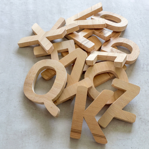 Letras del Alfabeto de Madera, Ecológicas, Modernas, Duraderas, Decorativas, Hechas a Mano, de Madera Natural Cuadrada - Product Image 1