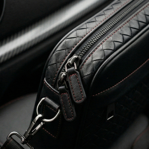 Bolso <span class=keywords><strong>Bandolera</strong></span> Multifuncional de Cuero Tejido Negro, Bolso de Hombro de Moda para <span class=keywords><strong>Hombre</strong></span>, Bolso Mensajero de Cuero PU con Logotipo Personalizado para <span class=keywords><strong>Hombre</strong></span> - Product Image 2