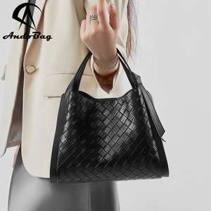 Sac seau en cuir de vachette tressé Andong pour femmes, idéal pour les sorties, le quotidien, le travail, sac bandoulière, sac à main - Product Image 1