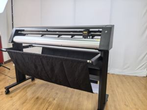 พล็อตเตอร์ตัดสติกเกอร์ไวนิลอัตโนมัติพร้อมกล้องเซอร์โวมอเตอร์ VC160ขนาด63นิ้ว - Product Image 4