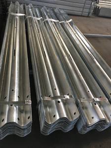 Barriere di sicurezza del traffico per autostrada zincata a caldo superstrada W trave <span class=keywords><strong>Guard</strong></span> <span class=keywords><strong>Rail</strong></span> per curvare su strada - Product Image 3