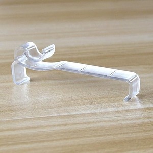 Clips ouverts supérieurs et inférieurs de bonne qualité pour stores romains Clip en plastique Installation extérieure - Product Image 1