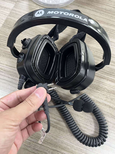 Casque Motorola PMLN6854A robuste à réduction de bruit, circum-auriculaire, avec microphone, PTT/<span class=keywords><strong>VOX</strong></span> 2 broches, compatible DP1400 CP200d DEP450 R2 BPR40d - Product Image 4