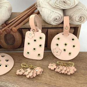 Enrouleur de Fil et Organisateur Mural Créatif à 7 Trous pour Tricot et Crochet – Rangement Suspendu pour Fils de Coton et Accessoires - Product Image 2